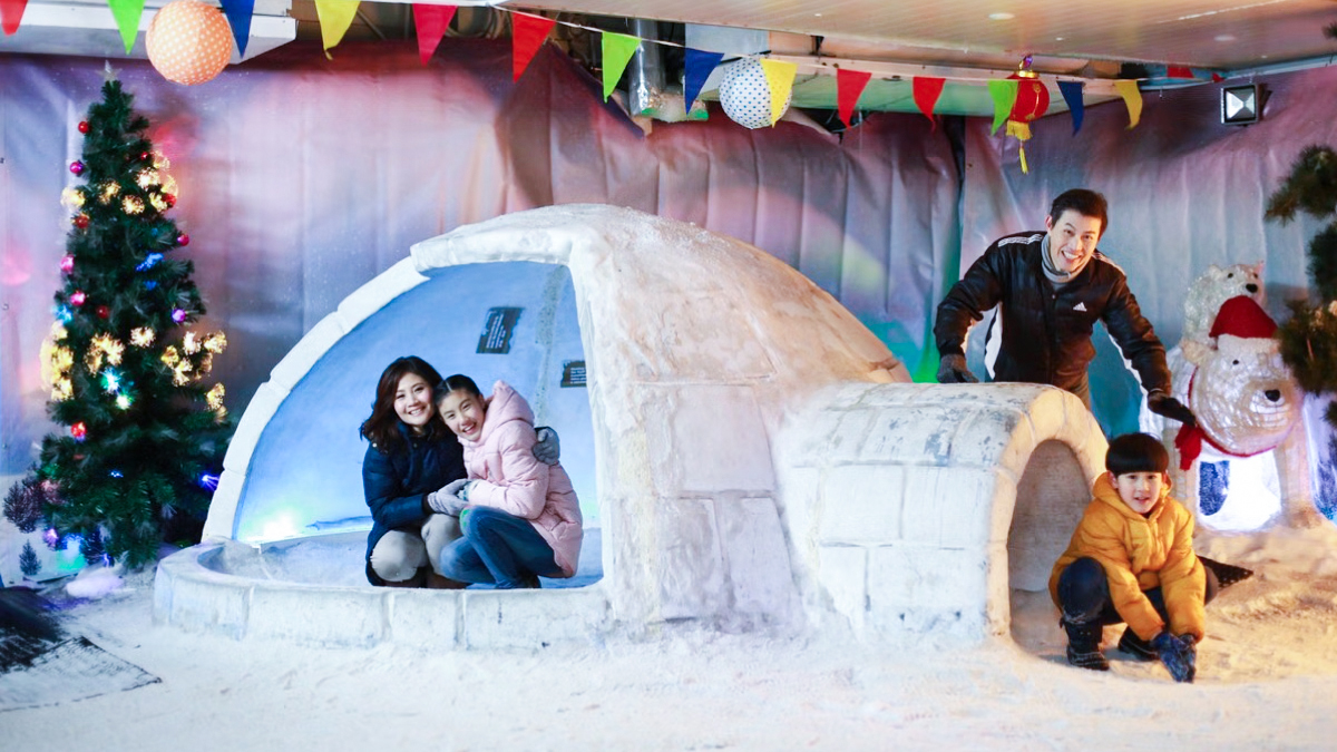 Book a Bus to Snow City Singapore for Corporate Team Building