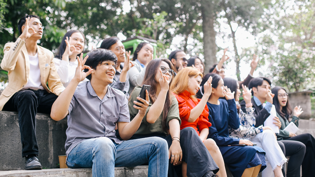 Team Building Transport: How Chartered Buses Enhance Team Building Experiences